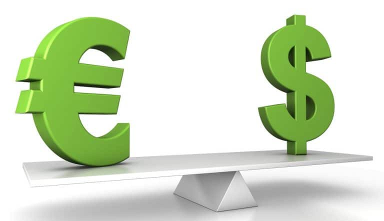 Euro ai minimi contro il dollaro da quasi 3 anni e le aspettative continuano ad essere negative per la moneta unica, apparentemente caduta in trappola, al netto delle tensioni sul Coronavirus.