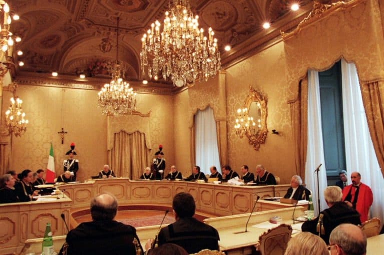 Cosa potrebbe accadere adesso con la Corte Costituzionale che deve decidere se la perequazione tagliata sopra 4 volte il minimo per le pensioni è lecita o meno.