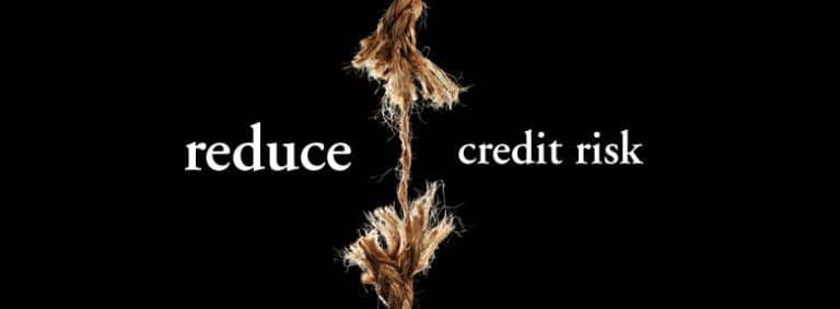 Possibili declassamenti da parte di Moody’s e Standard & Poor’s per le obbligazioni in euro quotate. Perdita di competitività ed elevato livello debito le cause di una possibile revisione al ribasso