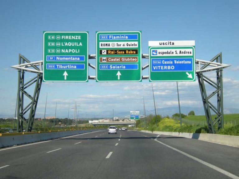 Pedaggio autostrade con abbonamento annuale e GRA di Roma a pagamento: così cambierà la viabilità in Italia?
