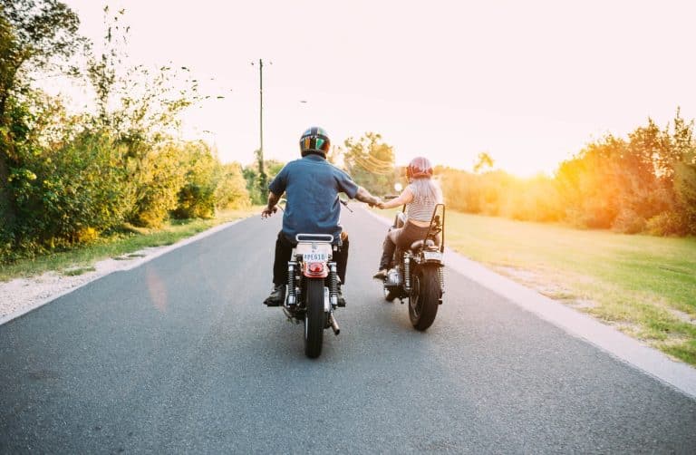 Anche per moto elettriche e ibride arriva il bonus, fino a 4000 euro con rottamazione.