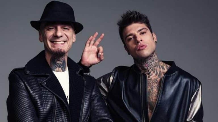Ecco le ultime news sull'album Comunisti Col Relax e le info sui biglietti su TicketOne del tour Rolex di J-Ax e Fedez. Consigliamo di prenotare subito i ticket per risparmiare.