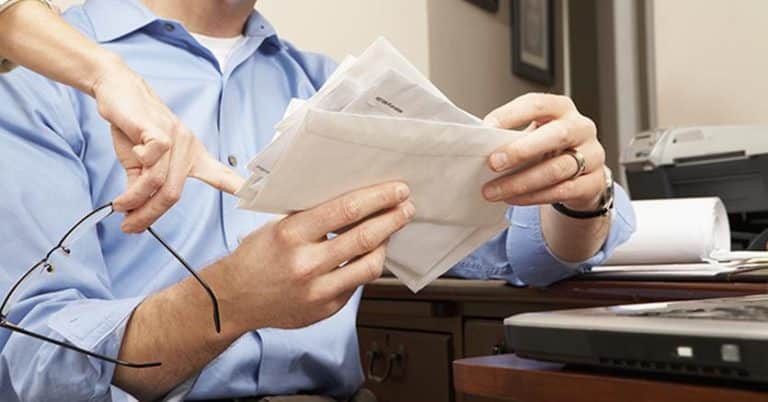 Proseguono le segnalazioni di pensionati che hanno ricevuto lettere Inps con richieste di restituzione di importi versati per sbaglio. Scoppia lo scandalo: le cifre vanno restituite o si tratta di una richiesta indebita?