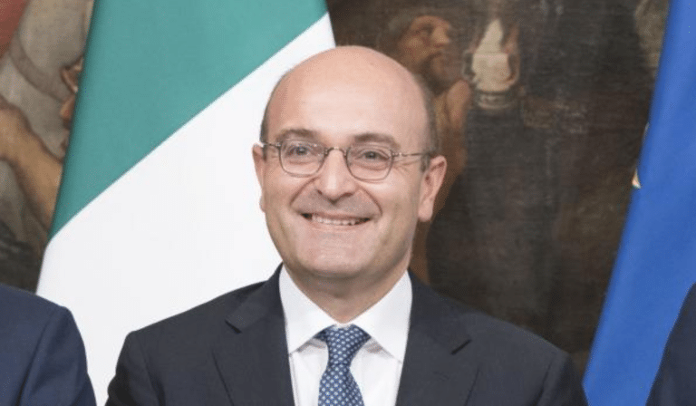 L’idea di Misiani: proroga delle scadenze dei pagamenti delle tasse di settembre e rinvio dell'emissione delle cartelle esattoriali.