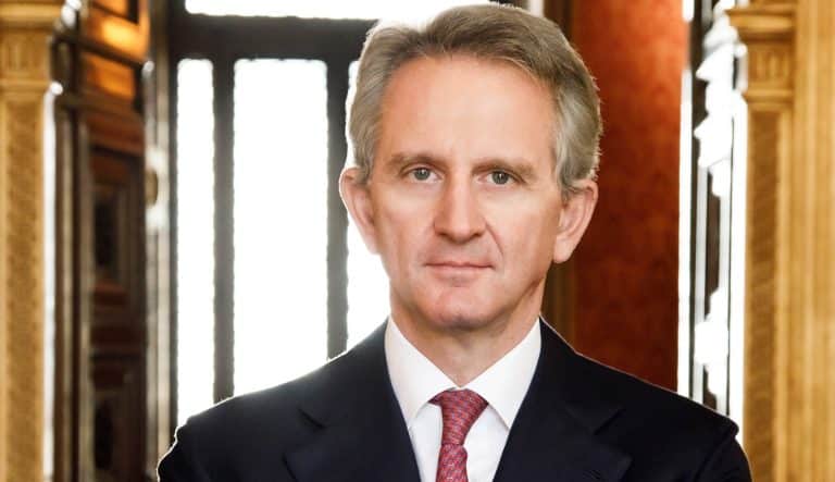 Alberto Nagel, a ottobre 2023, ha raccolto il consenso degli analisti e dei soci per il rinnovo del
suo incarico di Amministratore Delegato di Mediobanca