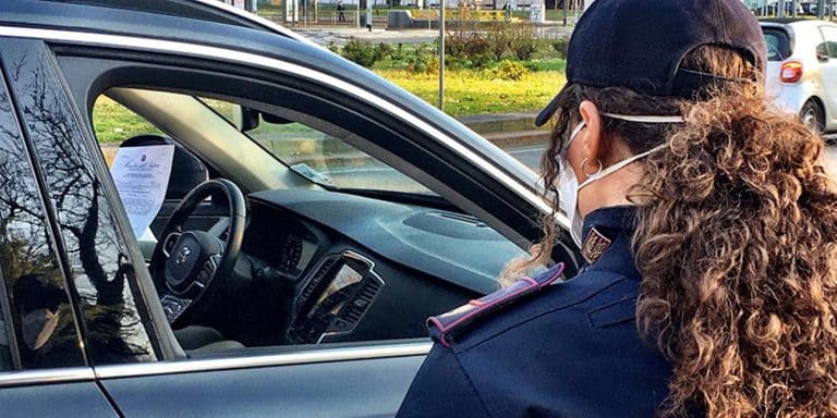 Multe in strada e controlli per le autocertificazioni. Il sospetto è che siano "nuovi autovelox"