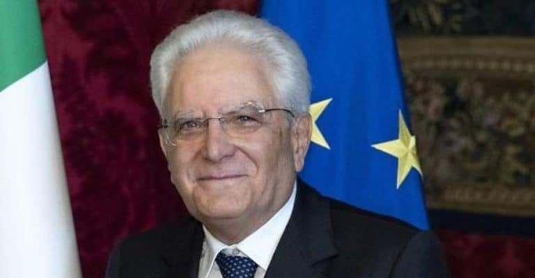 Il mancato gettito fiscale derivante da tasse non pagate dai contribuenti italiani è stato al centro di un duro discorso del presidente Sergio Mattarella. Non sarebbe opportuno parlare anche dei numerosi comportamenti inaccettabili dello stato?