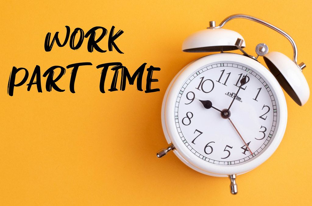 Quante ore lavora un lavoratore dipendente part time e perché lo stipendio può variare di molto? Rispondiamo al quesito.