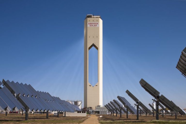 Gli obbligazionisti Abengoa riceveranno azioni e nuovi titoli di debito a breve durata. Azioni e bond in rialzo