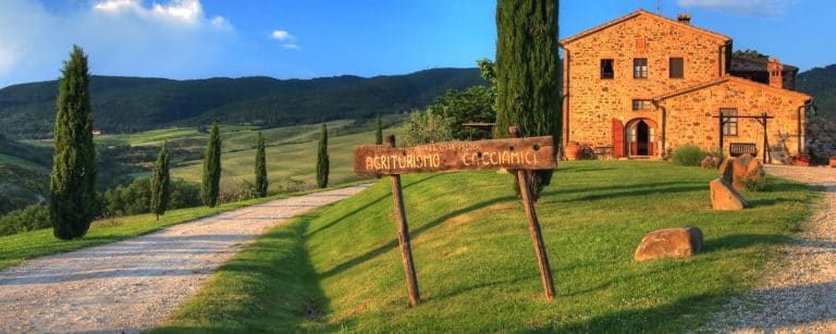 In un comunicato stampa dell'Aduc si parla di come evitare la fregatura dei ristoranti di campagna spacciati per agriturismo.