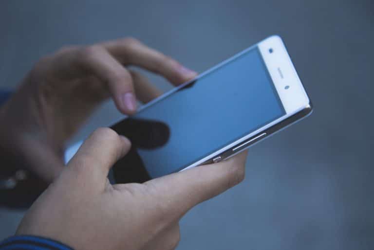 Per le autocertificazioni sarà sufficiente utilizzare una app. Bisogna però avere uno smartphone, scaricare il programma e autenticarsi con lo Spid. E se non c’è campo?