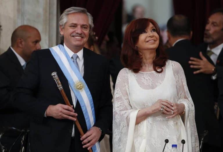 L'Argentina di Alberto Fernandez torna al peronismo e inizia a stangare agricoltura e turismo, provocando il collasso del cambio illegale. Le riforme economiche sono finite.