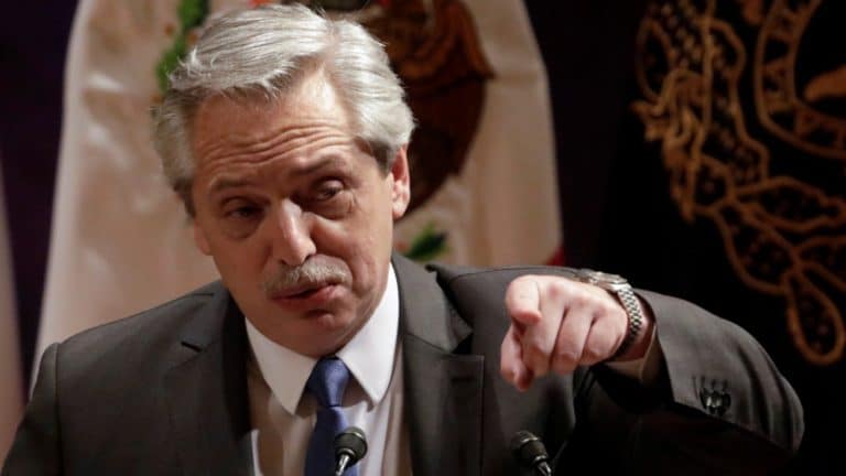 I creditori dell'Argentina iniziano ad aggregarsi in almeno 4 gruppi, in previsione della ristrutturazione del debito, ormai considerata una certezza con l'avvio della presidenza di Alberto Fernandez.