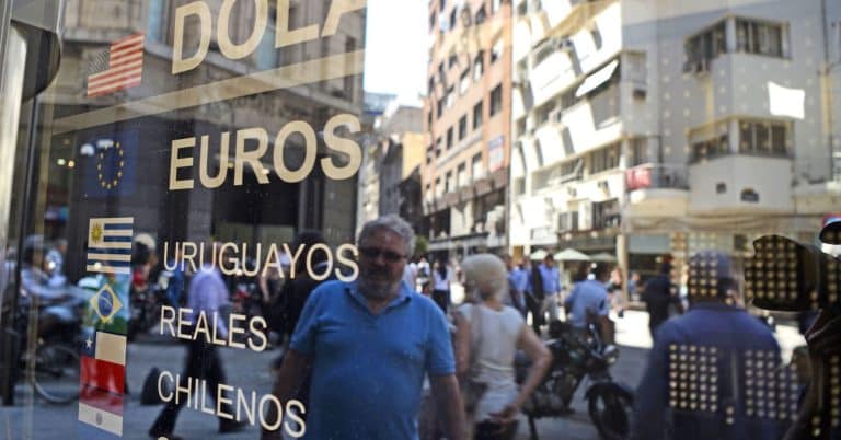 Corsa dei tassi ormai inutile in Argentina con l'inflazione alle stelle