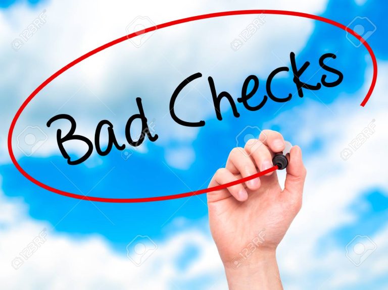 Incassare un assegno in nero non è più possibile. L’operazione è sempre registrata dalla banca e il fisco verifica sempre i movimenti di denaro sospetti di evasione.