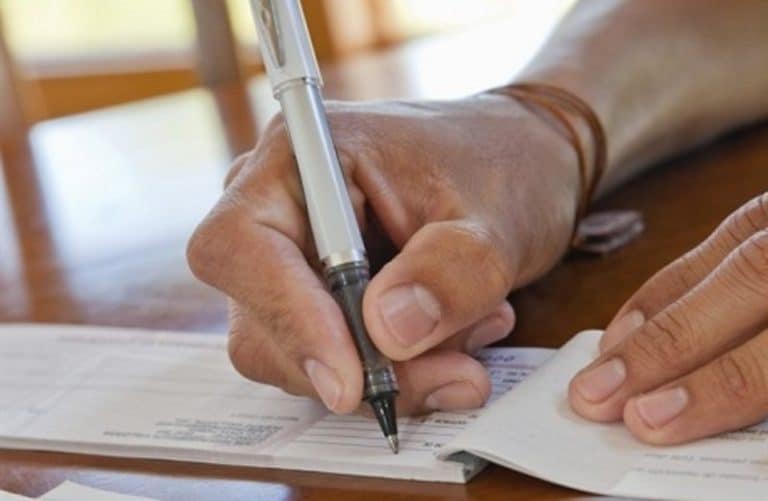 Separazione: se il coniuge non paga l’assegno di mantenimento, cosa si può fare? Ecco gli strumenti da attivare per far rispettare l’obbligo.