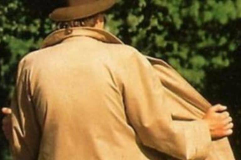 Appartarsi in auto non è più un reato penale ma sono previste sanzioni molto salate.