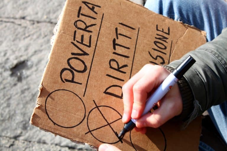 Avvocato a costo zero, aumento la richieste per "Avvocato di strada", l'associazione presente ad oggi in  44 città italiane.