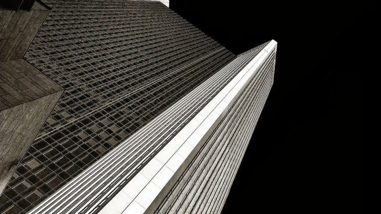 Per le banche europee non è una notizia davvero buona quella di tassi BCE ancora più bassi. Diversi i rischi che questi comportano per il loro business e la transizione si mostra costosa.