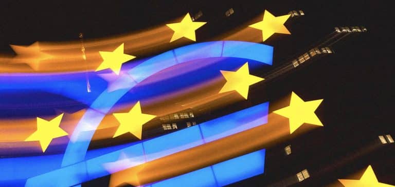 Spread in allargamento e rendimenti dei BTp in risalita ieri dopo la sentenza della Corte Costituzionale tedesca. Per la BCE è diventato più difficile coprire le spalle all'Italia.