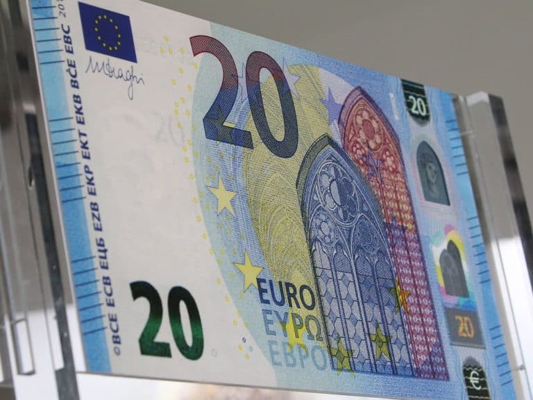 Christine Lagarde ha aperto alla revisione dell'unico target ufficiale dell'istituto, sostenendo che adesso bisogna compensare i periodi di bassa crescita dei prezzi. Vediamo cosa succede.