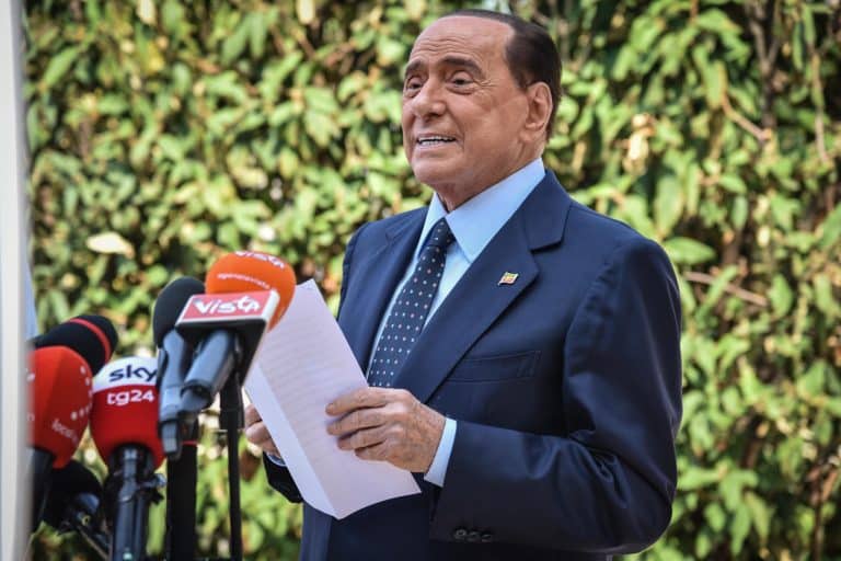 Silvio Berlusconi ha appena dichiarato di voler “aumentare ed estendere il Reddito di Cittadinanza a tutti i cittadini che sono nella povertà”.