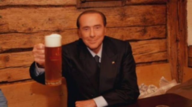 La linea Tajani sta azzerando i consensi di Forza Italia, che alle europee rischia grosso. E Berlusconi teme che Salvini lo molli per allearsi con Di Maio.