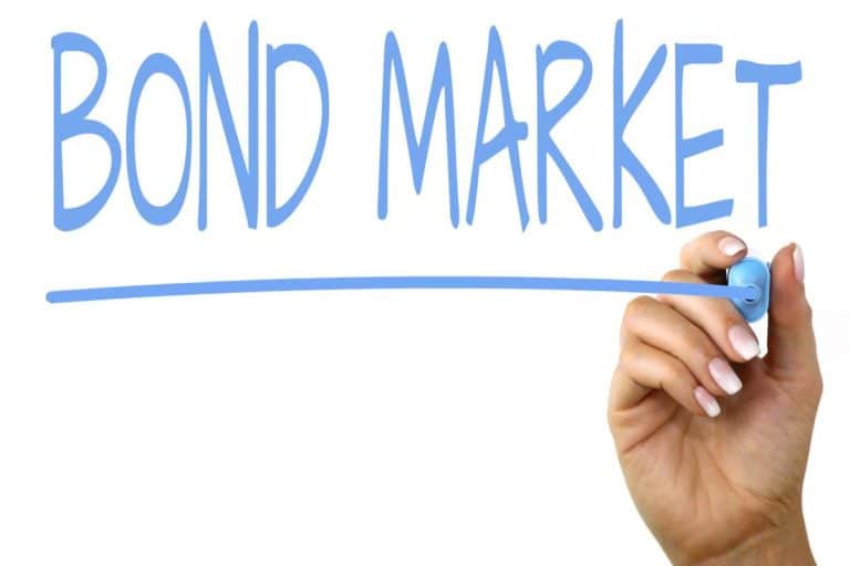 Prezzi dei bond sopra o sotto la pari determinano perdite o profitti, in base ai valori di rivendita anticipata sul mercato secondario o alle date di rimborso dell'emittente alle scadenze prefissate.