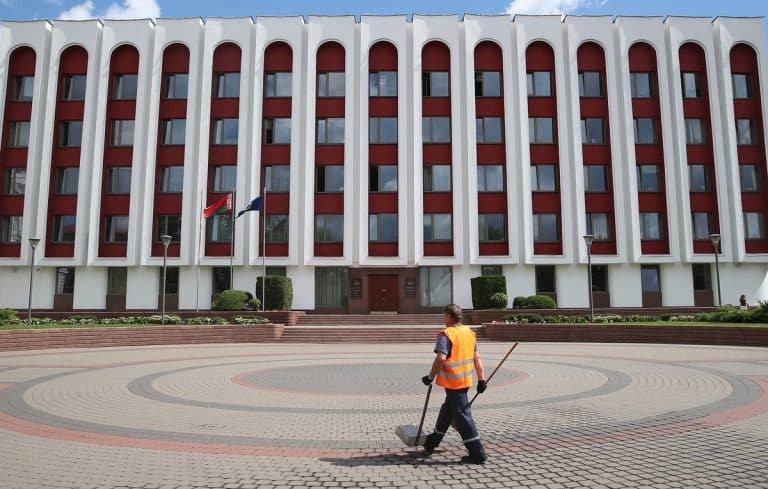 Le obbligazioni di stato della Bielorussia soffrono il caos post-elettorale e scontano tensioni nel breve periodo. I rendimenti sono allettanti. Bisogna comprare?