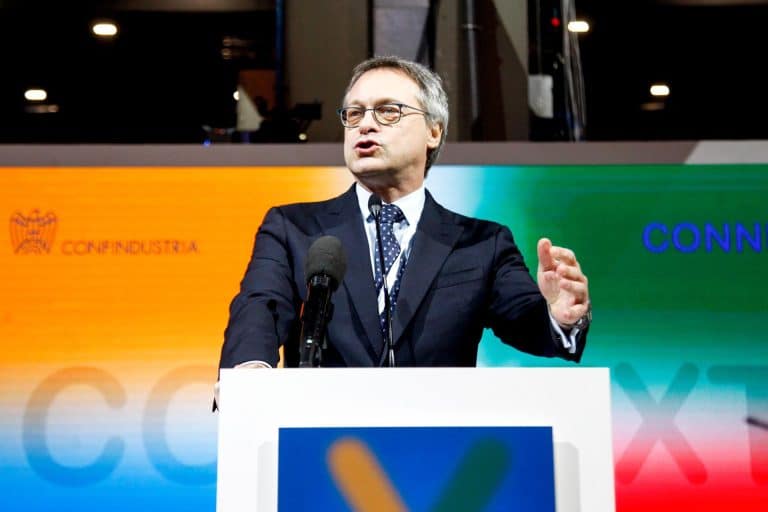 Per Confindustria è necessario che il governo intervenga di più a favore delle imprese. I bonus e l’assistenzialismo a pioggia sono misure di breve durata.