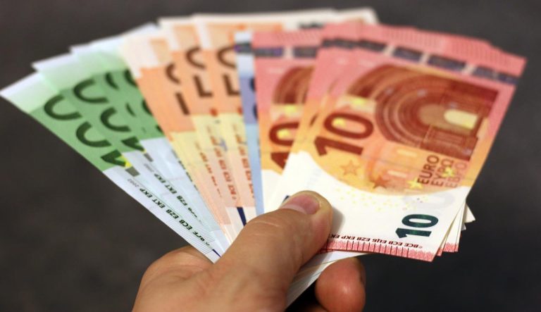 Il bonus 200 euro spetta anche ai disoccupati. Ma attenzione, non basta non avere un lavoro per poter richiedere il beneficio.