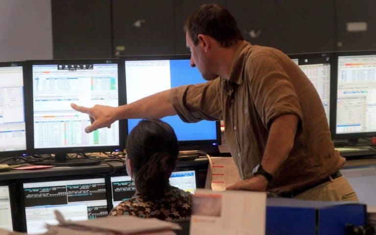 Esistono due titoli di stato italiano con cedole fisse a 20 anni, pur acquistabili a prezzi molto diversi ed esitando rendimenti simili. Vediamoli.