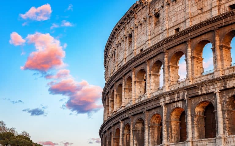 Possibile l'emissione di un BTp a 100 anni in Italia, similmente a quanto hanno fatto in questi anni altri stati europei come Austria, Belgio e Irlanda? E sarebbe un buon investimento?