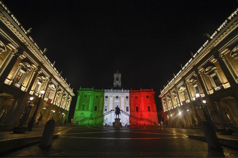 L'emergenza Coronavirus sta devastando l'economia italiana e i nostri conti pubblici. Per evitare la crisi fiscale occorre un piano di emissioni rivoluzionario per il Tesoro, puntando sui BTp irredimibili.