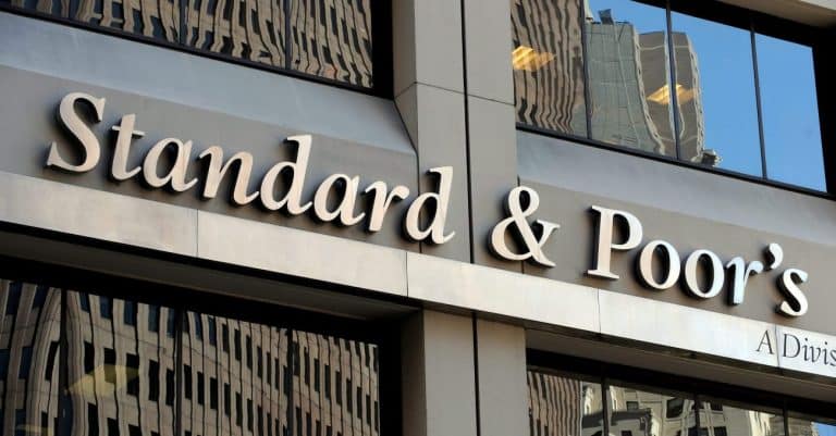 Rating debito, S&P promuove BTp a BBB+