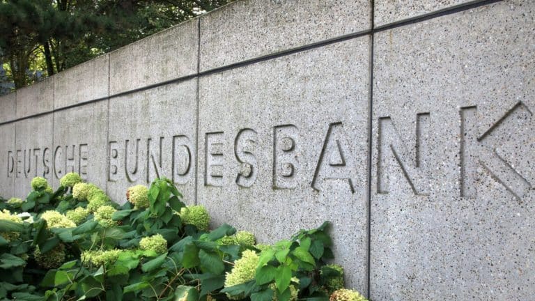 Perché l'ulteriore allentamento monetario della BCE sta colpendo i Bund della Germania? I rendimenti tedeschi si sono impennati e gli spread ristretti con il resto dell'Eurozona. Vediamo le ragioni.