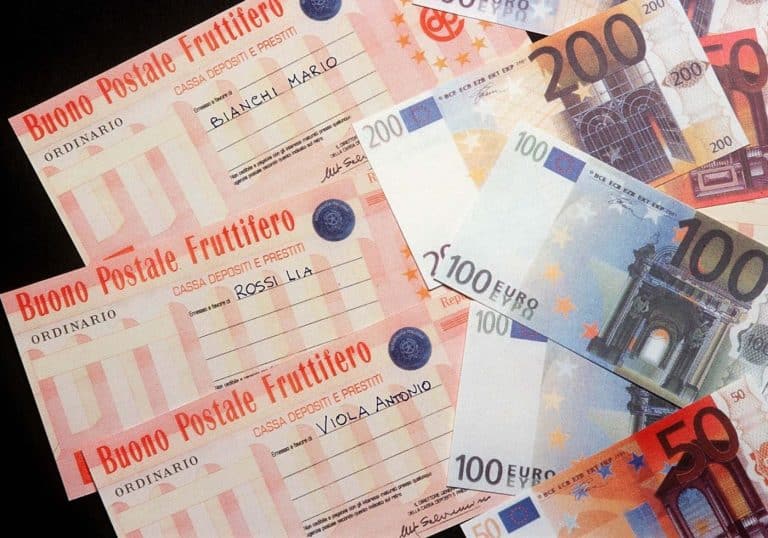 I Buoni fruttiferi postali 3 x 4 quanto rendono e cosa ci dice il confronto con i BTp? Ecco una breve analisi per verificare vantaggi e svantaggi dei titoli emessi dalla Cdp e sottoscritti presso Poste Italiane.