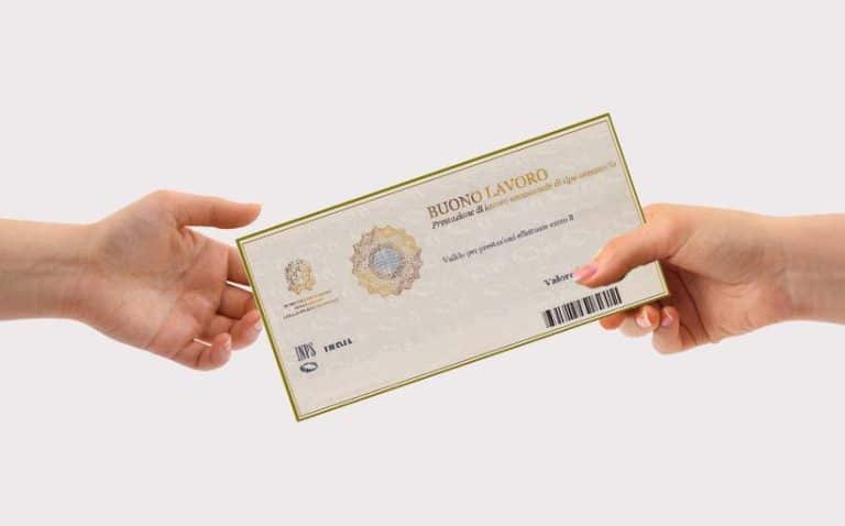 Buoni pasto ai percettori di Reddito di Cittadinanza? A far luce sulla questione è dovuta intervenire l’Anci. Vediamo meglio di cosa si tratta.