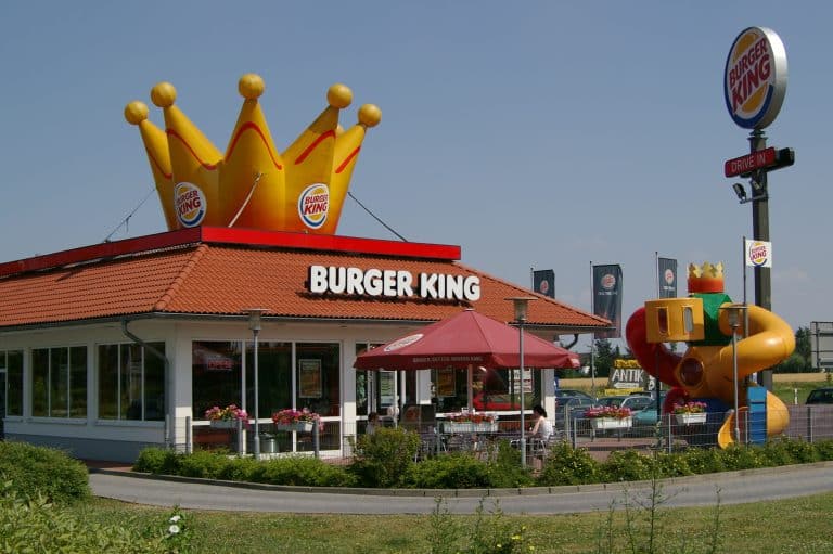 Le obbligazioni Burger King (USC6900PAB51) sono negoziabili per tagli minimi di 2.000 dollari. Rating B+, ma l’acquisizione di Tim Horton farà bene ai conti