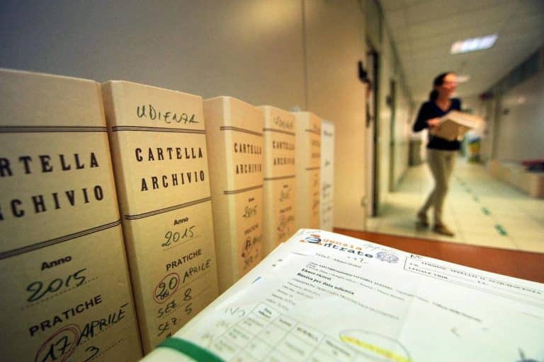 La cartella di pagamento viziata dalla mancanza del codice fiscale della persona ricevente, non costituisce causa di nullità della stessa. Analisi della sentenza della Cassazione.