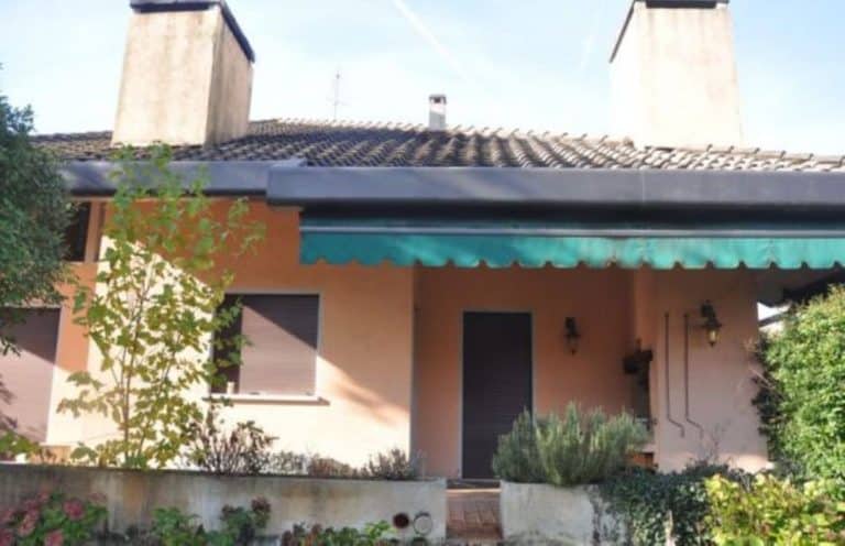 La case all'asta sono diventate un grande affare per gli acquirenti, molto meno per banche e debitori. I prezzi di vendita risultano spesso una frazione del valore commerciale dell'immobile.