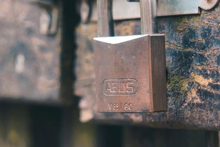 Il contribuente che chiude partita IVA deve tra l’altro decidere come dismettere i beni strumentali dell’attività esercitata