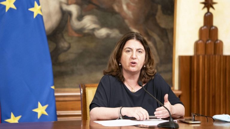 Il ministro del Lavoro Catalfo annuncia una riforma delle pensioni per superare definitivamente la Legge Fornero. Governo al lavoro subito dopo la legge di bilancio.