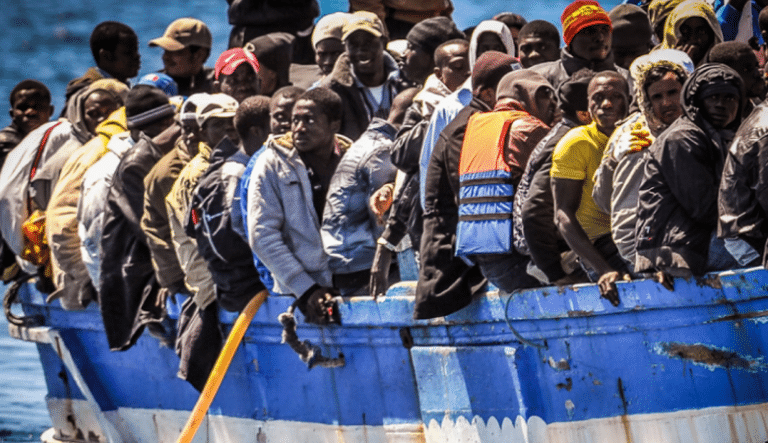 Il diabattito Minniti-Orlando chiarisce uno dei meccanismi di funzionamento della democrazia: l'emergenza migranti è funzionale al potere politico.