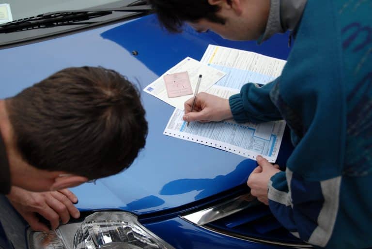 Il verbale di polizia o la constatazione amichevole non sempre chiariscono le responsabilità di incidente per violazione al codice della strada.
