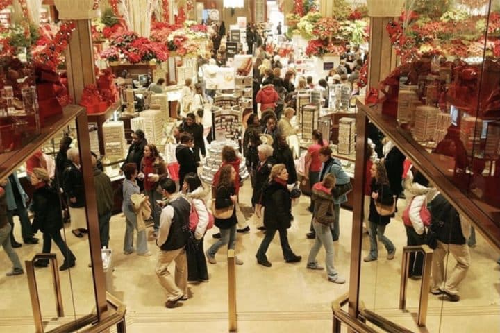 Consumi di Natale ancora in calo