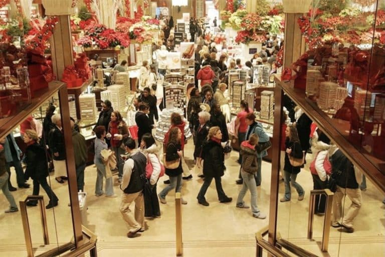 Consumi di Natale ancora in calo