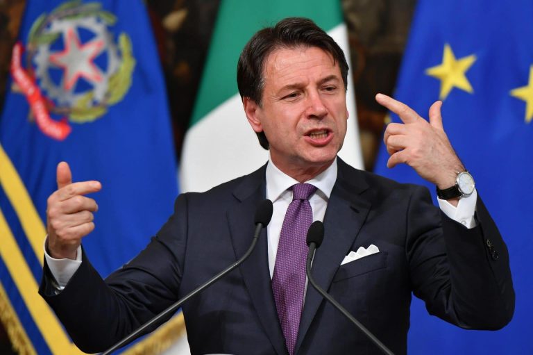 La scissione del PD ad opera di Matteo Renzi era scontata, ma agita lo stesso il governo giallorosso, che rischia di rimanere fregato sul nascere. Nei guai il segretario dem, Nicola Zingaretti, ma anche il portavoce 5 Stelle, Luigi Di Maio.