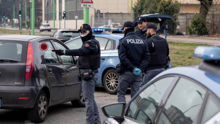 I DPCM non possono limitare la libertà di movimento sancita dalla Costituzione. A nulla servono le autocertificazioni per giustificare gli spostamenti.