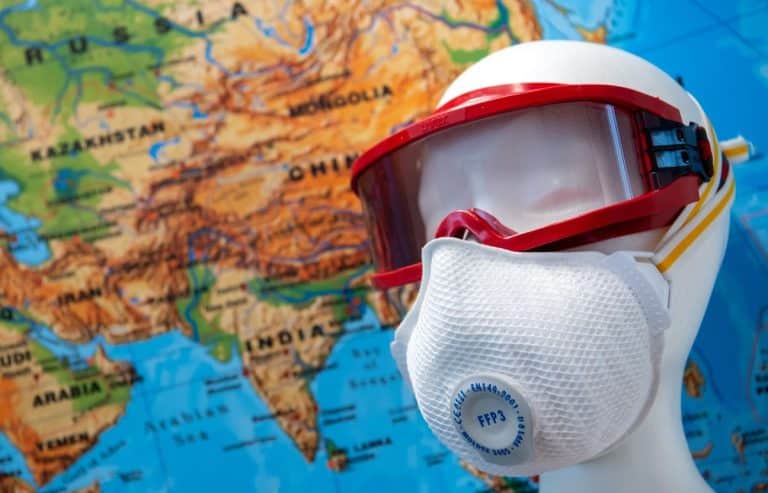 Continuano le segnalazioni sui prezzi alle stelle di mascherine e gel igienizzanti.